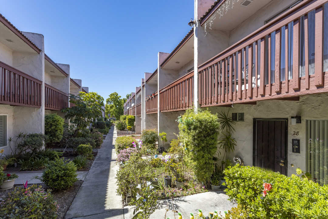 888 Cherrywood Way in El Cajon, CA - Foto de edificio