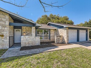 1317 Mearns Meadow Blvd in Austin, TX - Building Photo - Building Photo