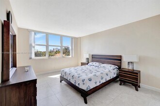 3181 S Ocean Dr in Hallandale Beach, FL - Building Photo - Building Photo