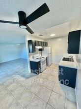 1810 Broadway St in Oceanside, CA - Building Photo - Building Photo