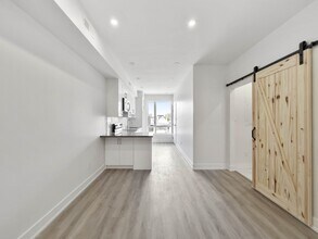 531-531 Delaware Ave N in Toronto, ON - Building Photo - Building Photo