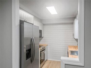 475 Mount Vernon Hwy NE in Sandy Springs, GA - Building Photo - Building Photo