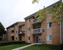 Parklane Apartments in Gaithersburg, MD - Building Photo