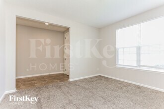 1254 Royal Dornoch Drive in Jacksonville, FL - Foto de edificio - Building Photo