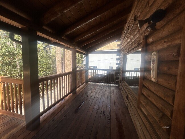 53645 Country Club Dr in Idyllwild, CA - Building Photo - Building Photo