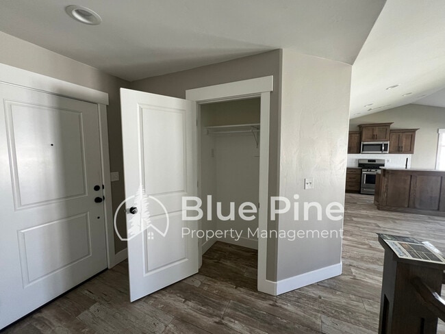 3755 Harrington Rd in Idaho Falls, ID - Building Photo - Building Photo