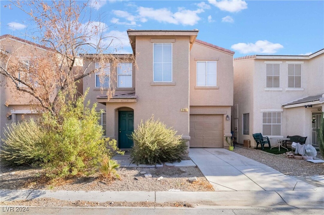 2144 Tierra Del Verde St in Las Vegas, NV - Building Photo