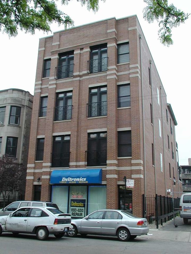 2911 N Halsted St in Chicago, IL - Building Photo - Building Photo