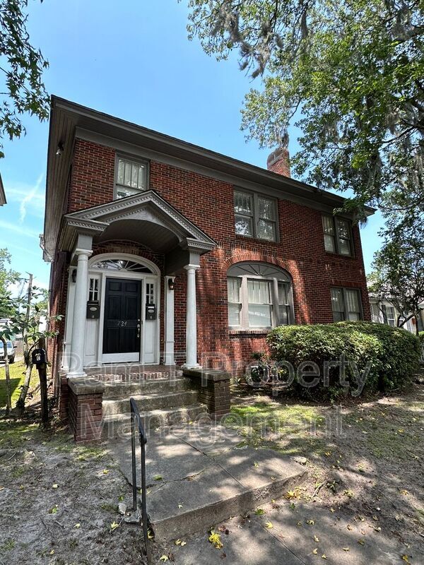 property at 724 E 49th St