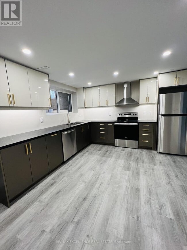 104 Meredith Dr in St Catharines, ON - Building Photo - Building Photo