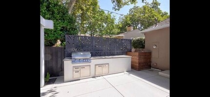 2744 14th St, Unit Casita in Sacramento, CA - Foto de edificio - Building Photo
