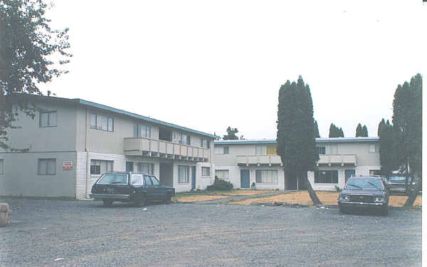 13263 SE Oatfield Rd in Milwaukie, OR - Building Photo