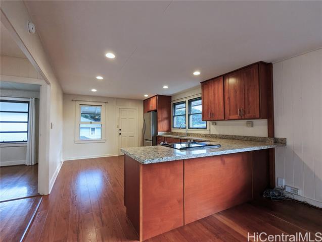 2401 Booth Rd in Honolulu, HI - Foto de edificio