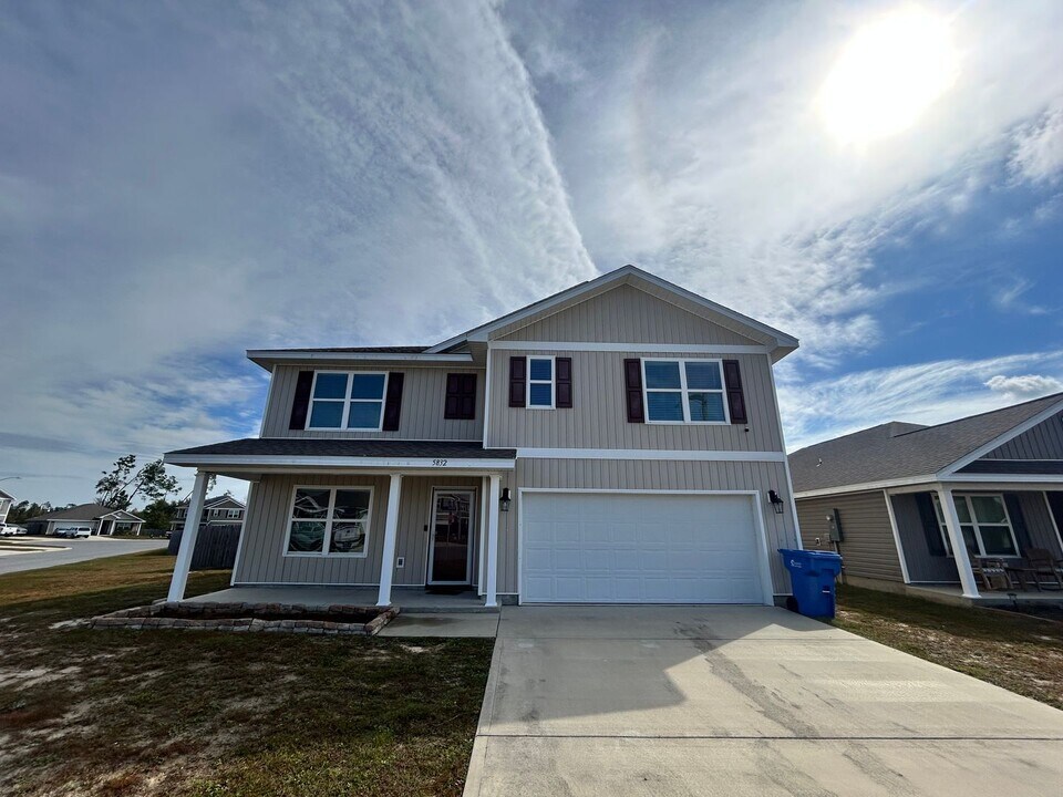 5832 Viking Wy in Panama City, FL - Building Photo