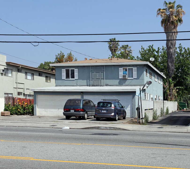 14933 Burbank Blvd in Van Nuys, CA - Building Photo