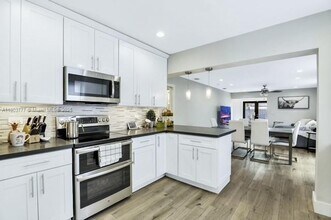 6500 SW 38th St in Miami, FL - Building Photo - Building Photo