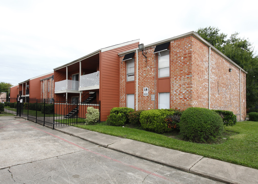 Adora in Houston, TX - Building Photo