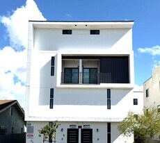 3918 Brighton Ave in Los Angeles, CA - Building Photo