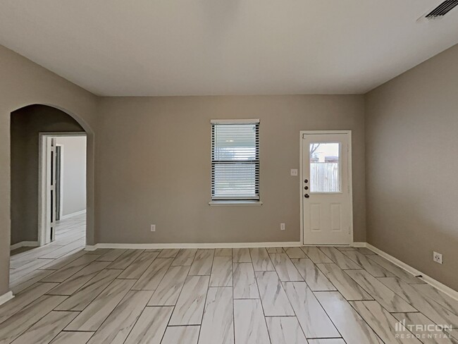 1342 Barrel Dr in Dallas, TX - Building Photo - Building Photo