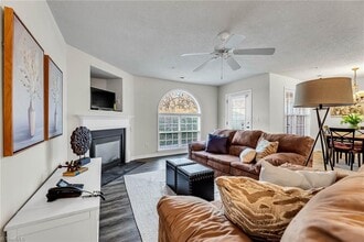 4305 Timberbrooke Dr, Unit 1 in Greensboro, NC - Building Photo - Building Photo