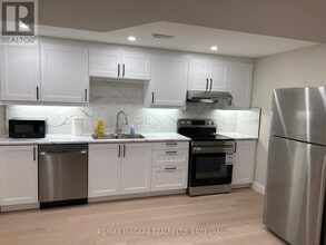 26 Shadow Ct in Hamilton, ON - Building Photo - Building Photo