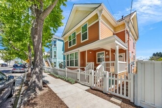 2016 Dwight Way, Unit B in Berkeley, CA - Building Photo - Building Photo