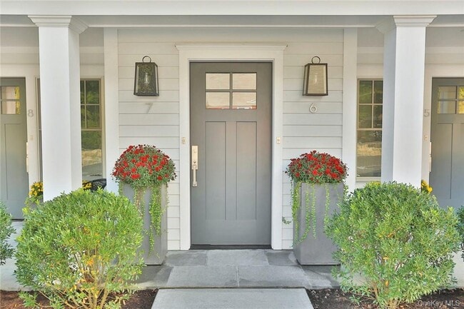 470 Main St in Armonk, NY - Foto de edificio - Building Photo