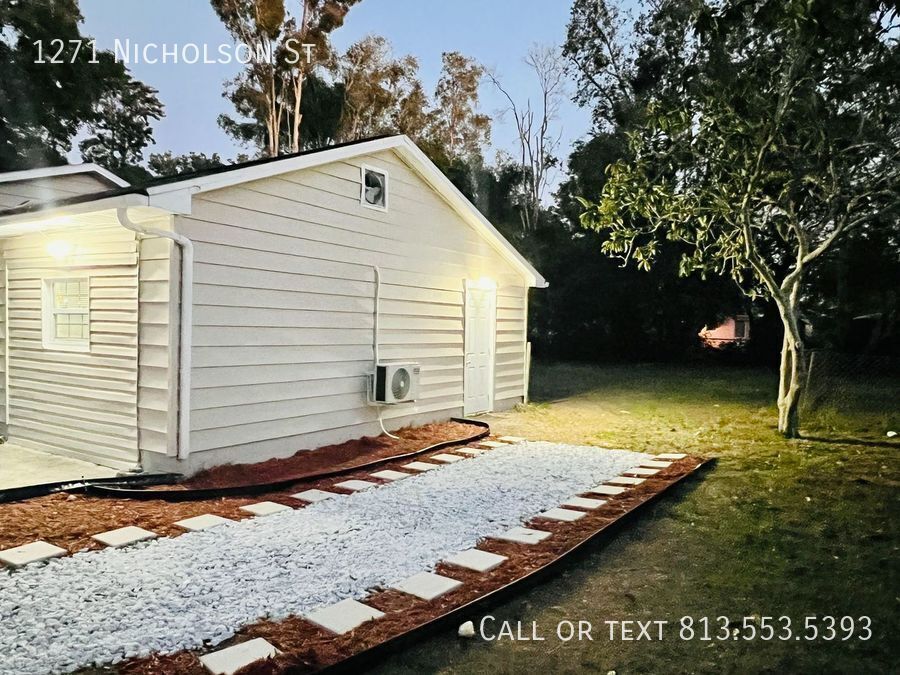 1271 Nicholson St in Clearwater, FL - Building Photo
