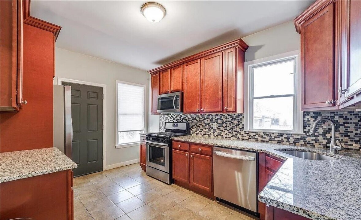 36 Dwight St in Jersey City, NJ - Building Photo