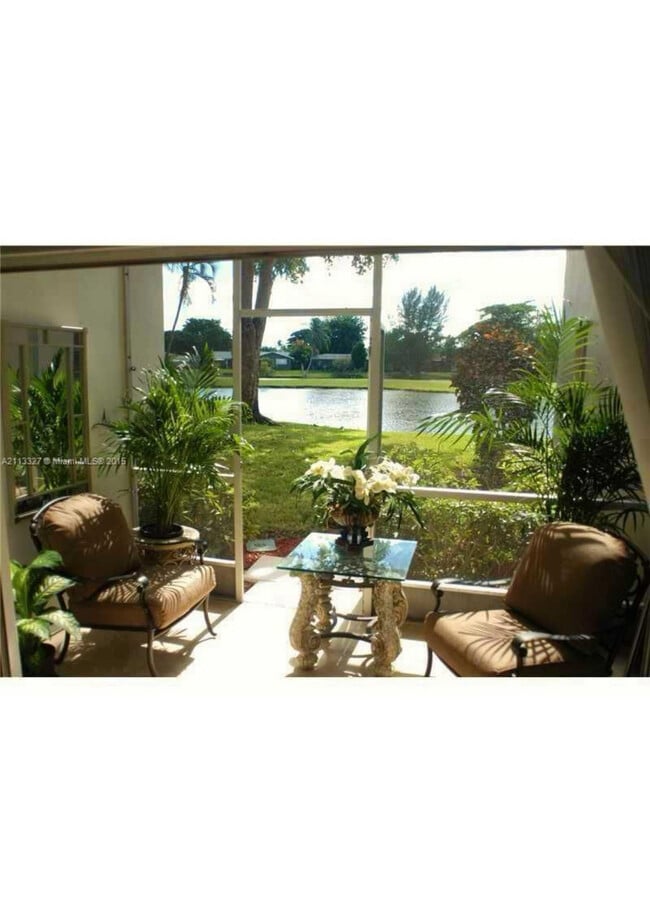 2431 SW 82nd Ave, Unit 202 in Davie, FL - Building Photo - Building Photo