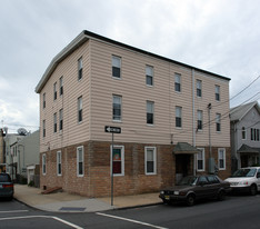 33-35 Hensler St Apartments