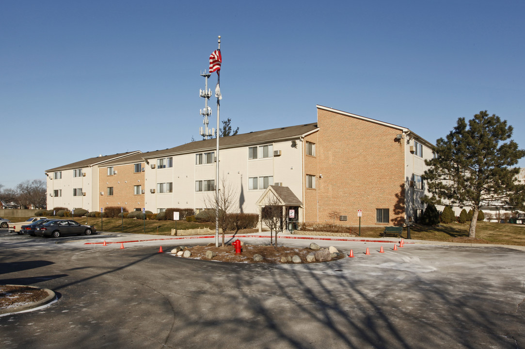 Coventry Place I and II Apartments in Redford, MI - Foto de edificio