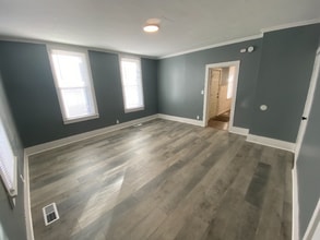 412 E 7th St in Jasper, IN - Foto de edificio - Building Photo