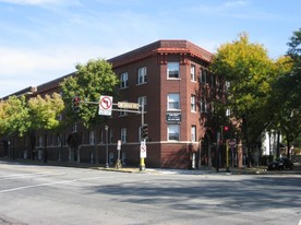 2121 Hennepin Ave S Apartments