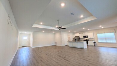 3333 Southwind Dr in Gulf Breeze, FL - Foto de edificio - Building Photo