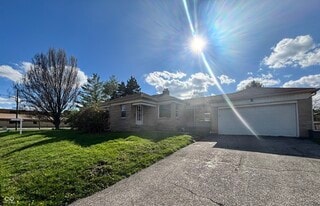 402 W 52nd St in Indianapolis, IN - Building Photo