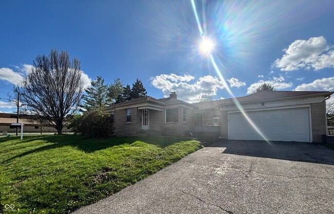 property at 402 W 52nd St