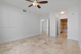 110 Washington Ave, Unit 1624 in Miami Beach, FL - Building Photo - Building Photo