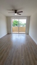 7940 SW 96th St, Unit B3 in Miami, FL - Foto de edificio - Building Photo