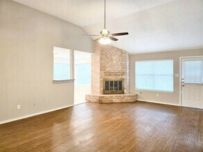 9215 Newkay Ln in Spring, TX - Building Photo - Building Photo