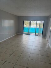 250 W Park Dr in Miami, FL - Building Photo - Building Photo