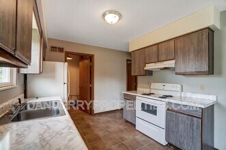 3602 Willow Run Dr in Toledo, OH - Building Photo - Building Photo