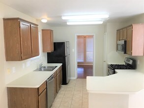 208 Hollander Ct in League City, TX - Building Photo - Building Photo