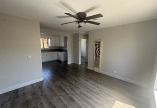 8464 Avalon Blvd in Los Angeles, CA - Building Photo - Building Photo