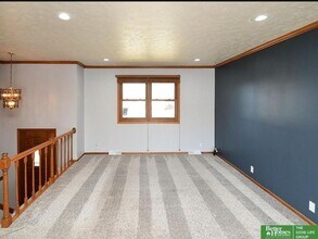 11823 N 157th St in Bennington, NE - Foto de edificio - Building Photo