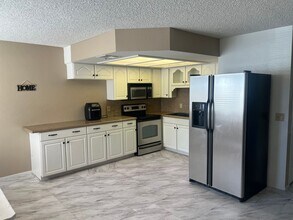 901 Sulphur Springs Ln in Las Vegas, NV - Building Photo - Building Photo
