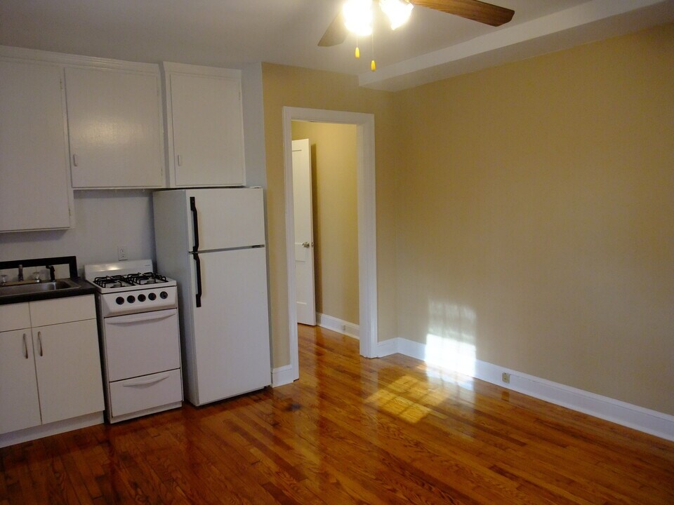 8401 Greenwood Ave in Silver Spring, MD - Building Photo
