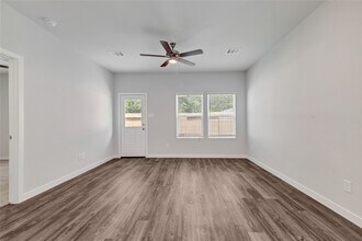 211 Intrepid Trl in Magnolia, TX - Building Photo - Building Photo