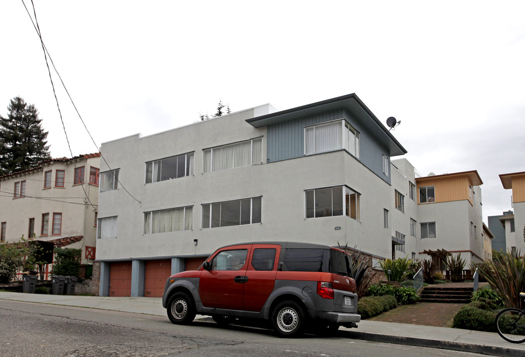 Magnolia Garden in Oakland, CA - Building Photo