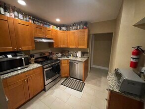 76 Egmont St, Unit 5 in Brookline, MA - Building Photo - Building Photo